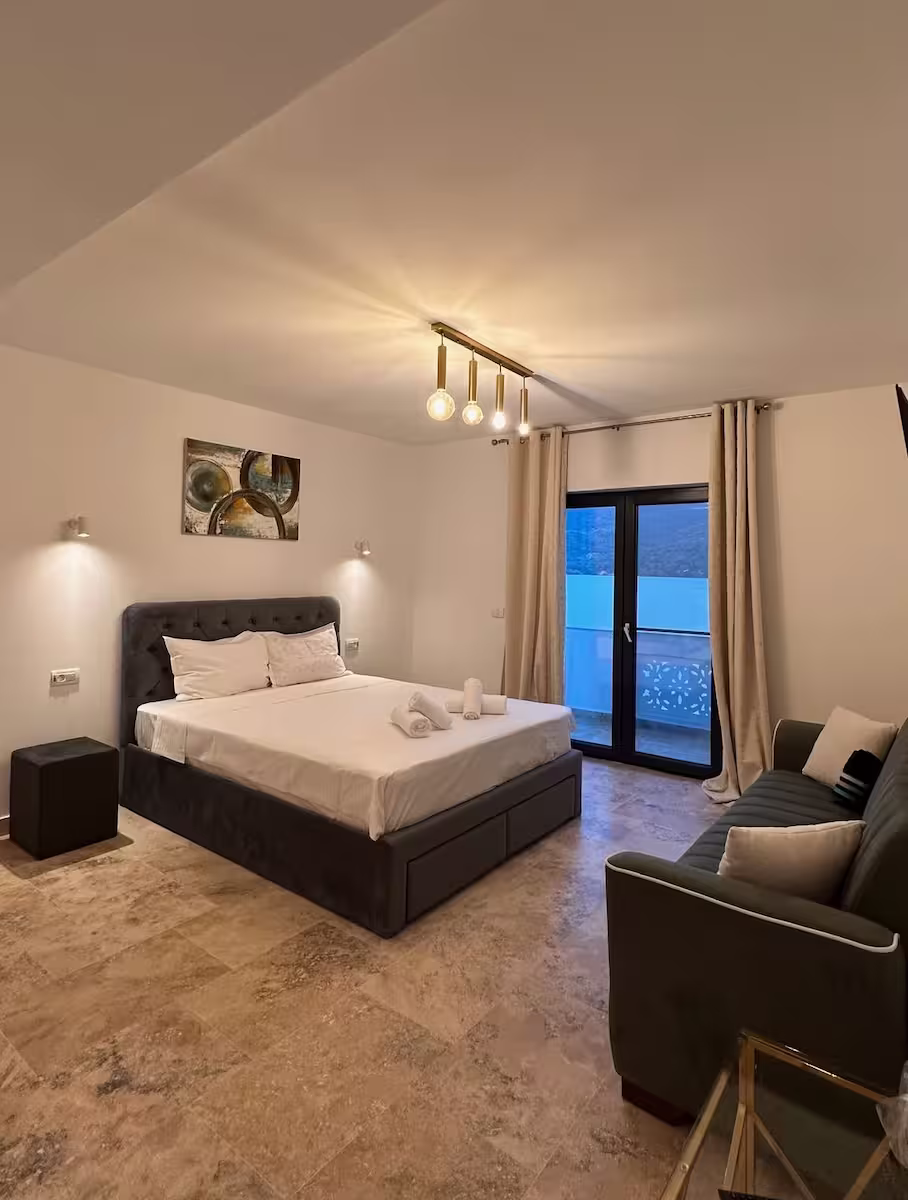 Camera Deluxe Ambasador Interior