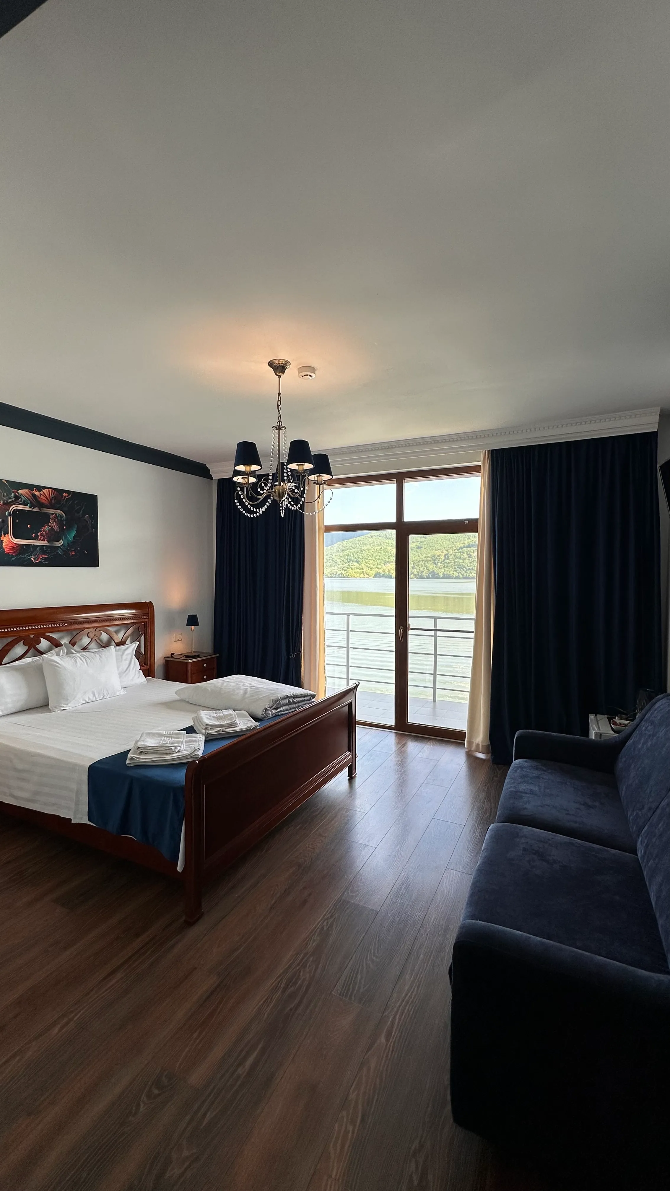 Camera Standard Bathroom