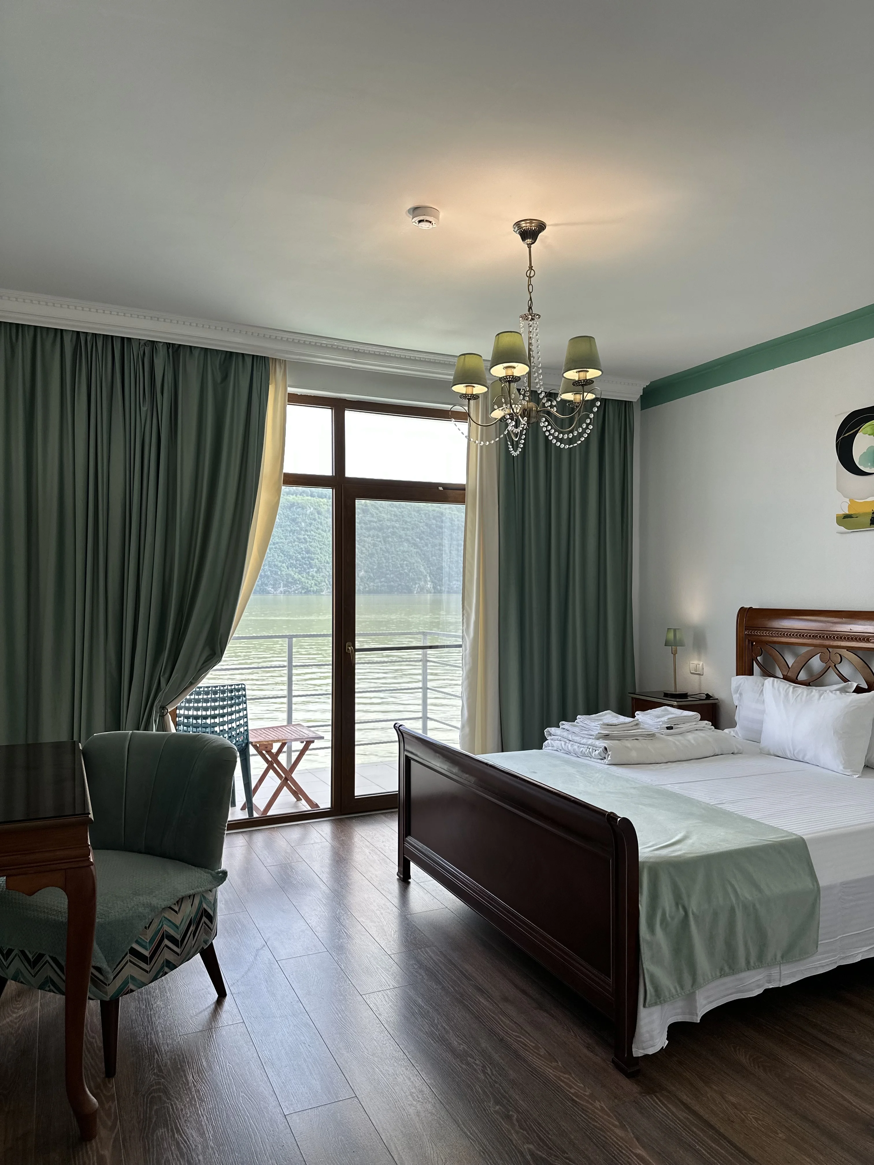 Camera Standard Interior