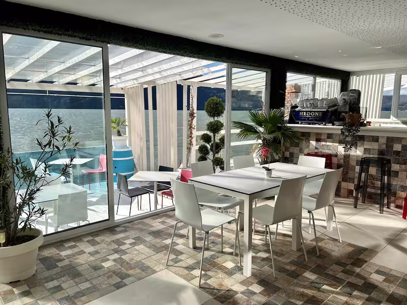 Interior restaurant Riviera 990 Eșelnița