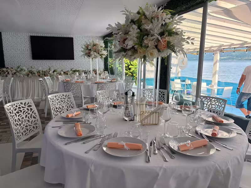 Interior restaurant Riviera 990 Eșelnița