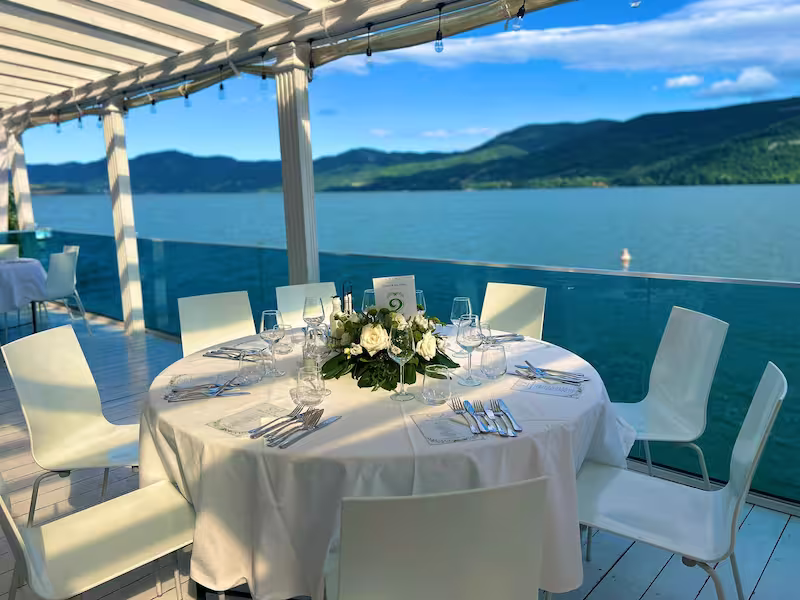 Restaurant pe malul Dunării Eșelnița – Clisura Dunării