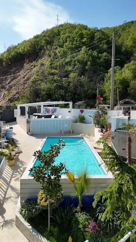 Riviera 990 Resort & Restaurant